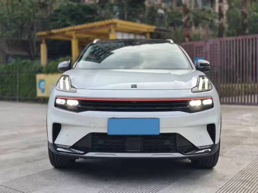 2020 LYNK&CO 06 thumbnail 2