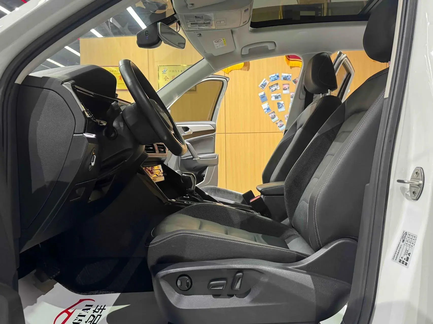 2020 VOLKSWAGEN TAYRON thumbnail 2