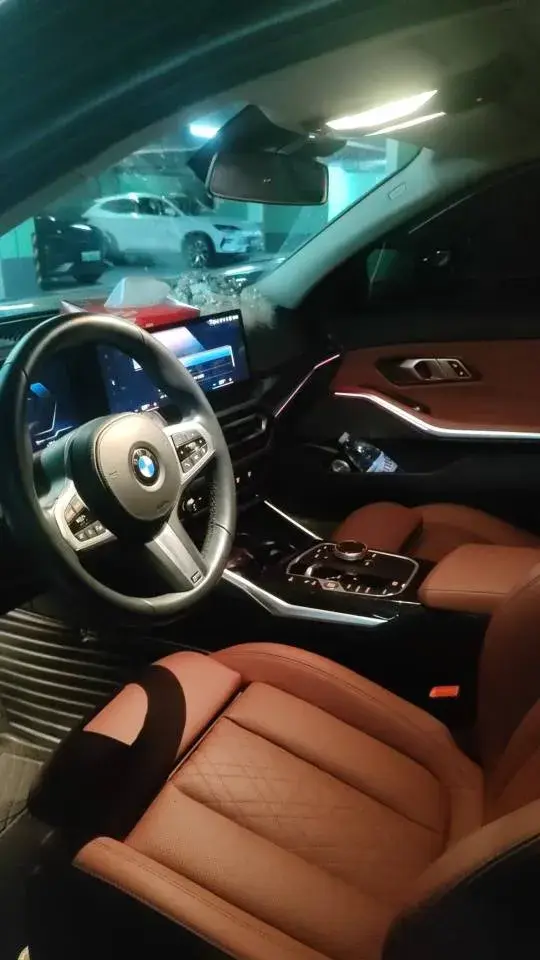 2023 BMW 3 thumbnail 2