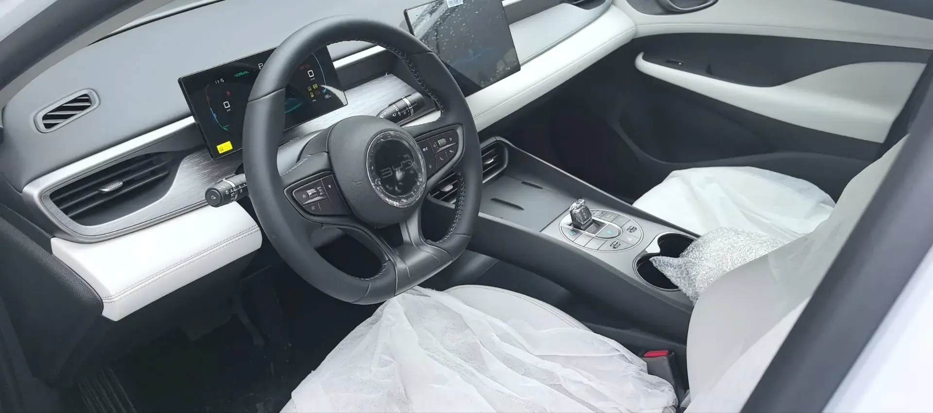 2025 BYD SEAL05 thumbnail 4