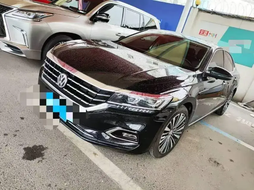 2020 VOLKSWAGEN PASSAT view 1