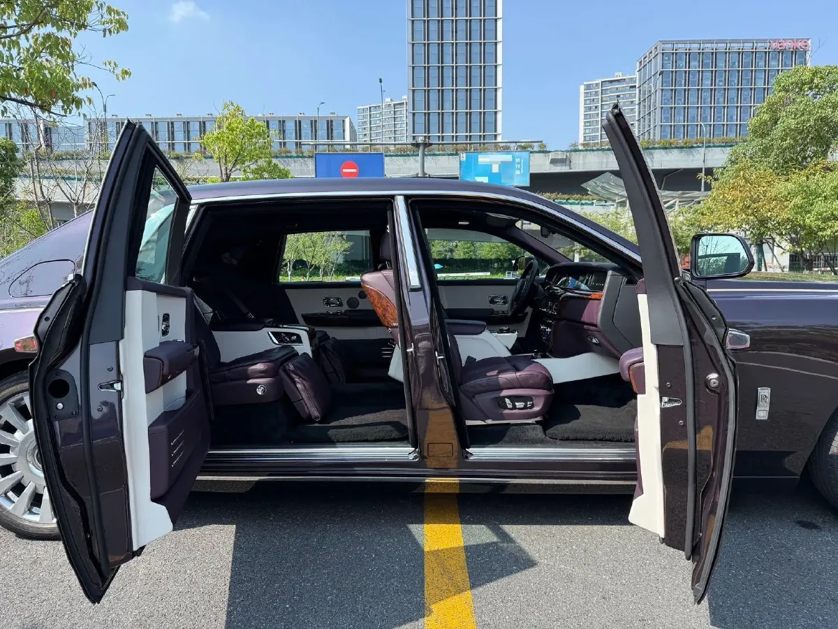 2018 Rolls-Royce Phantom 6.7T 571HP V12 8AT,autocango,china used car exporter,china ev exporter,chinese used car exporter,chinese used ev exporter