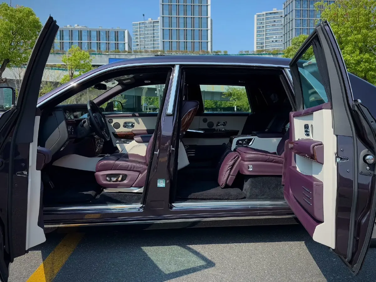 2018 Rolls-Royce Phantom 6.7T 571HP V12 8AT,autocango,china used car exporter,china ev exporter,chinese used car exporter,chinese used ev exporter