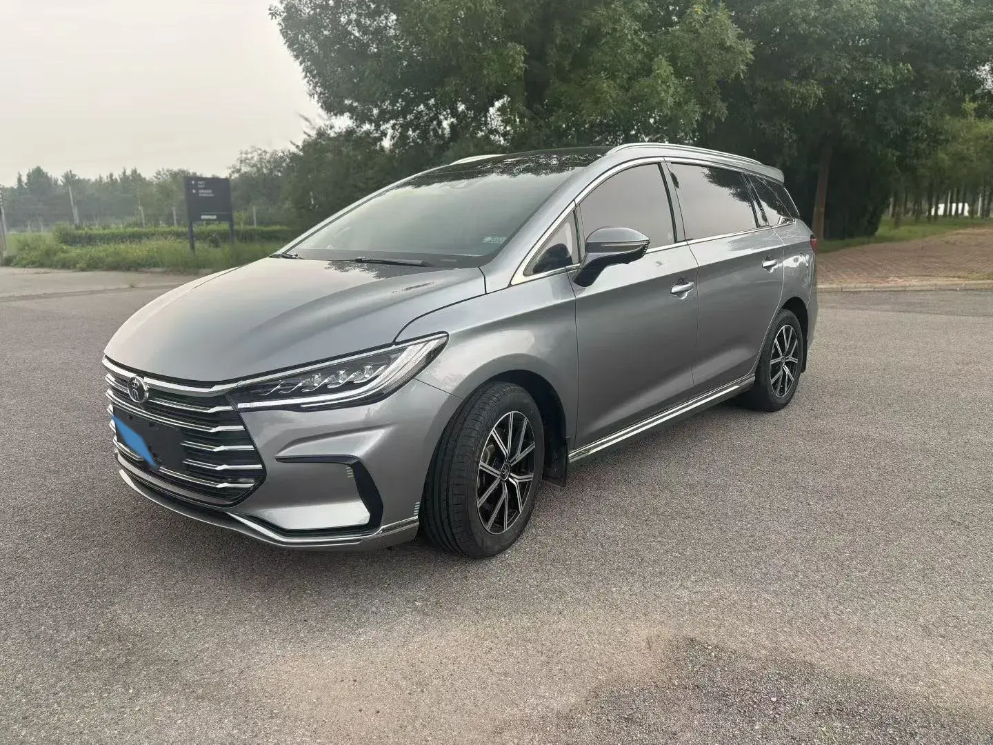 2022 BYD SONG view 1