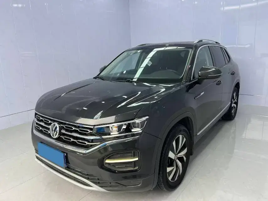 2020 VOLKSWAGEN TAYRON view 1