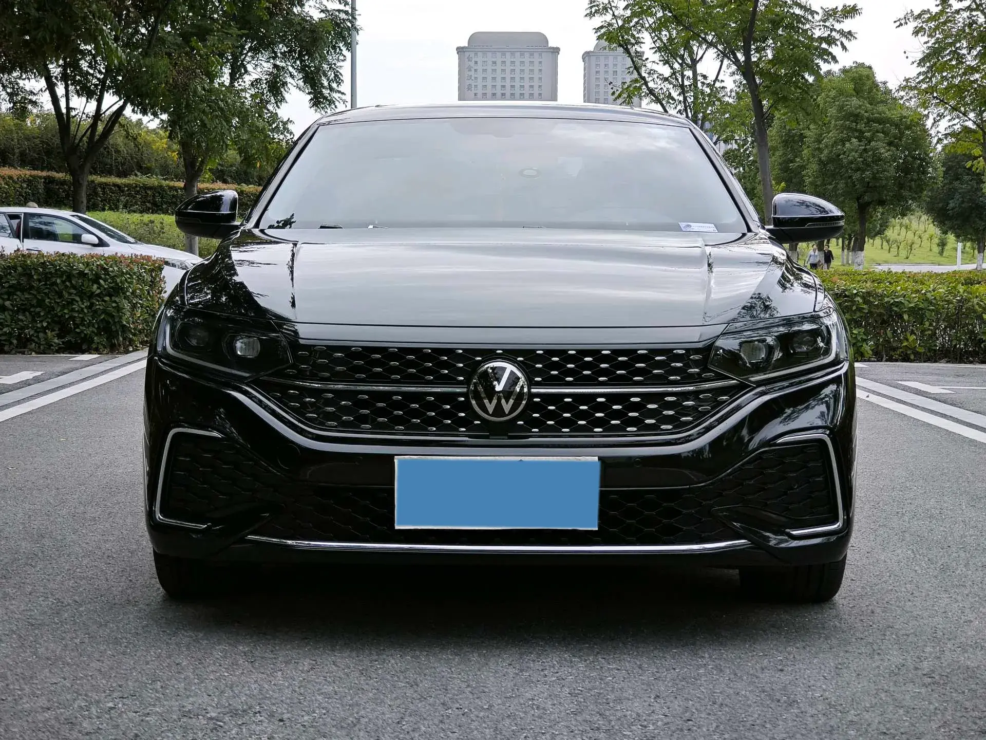 2023 VOLKSWAGEN PASSAT thumbnail 2