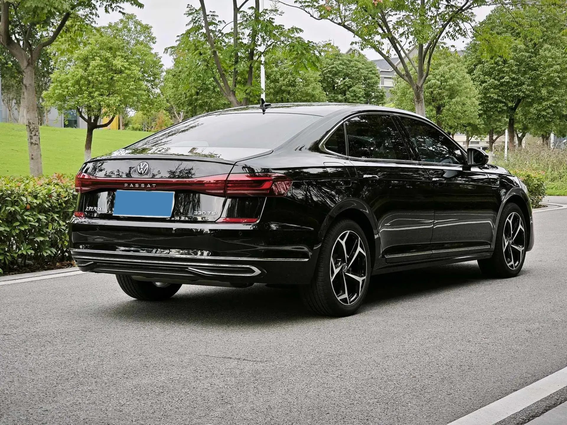 2023 VOLKSWAGEN PASSAT thumbnail 4