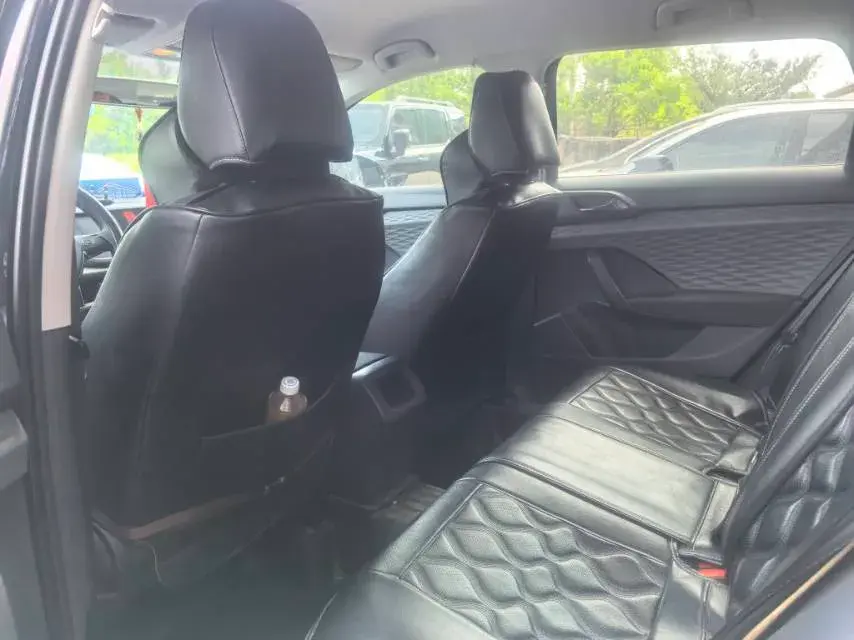 2019 VOLKSWAGEN THARU thumbnail 4