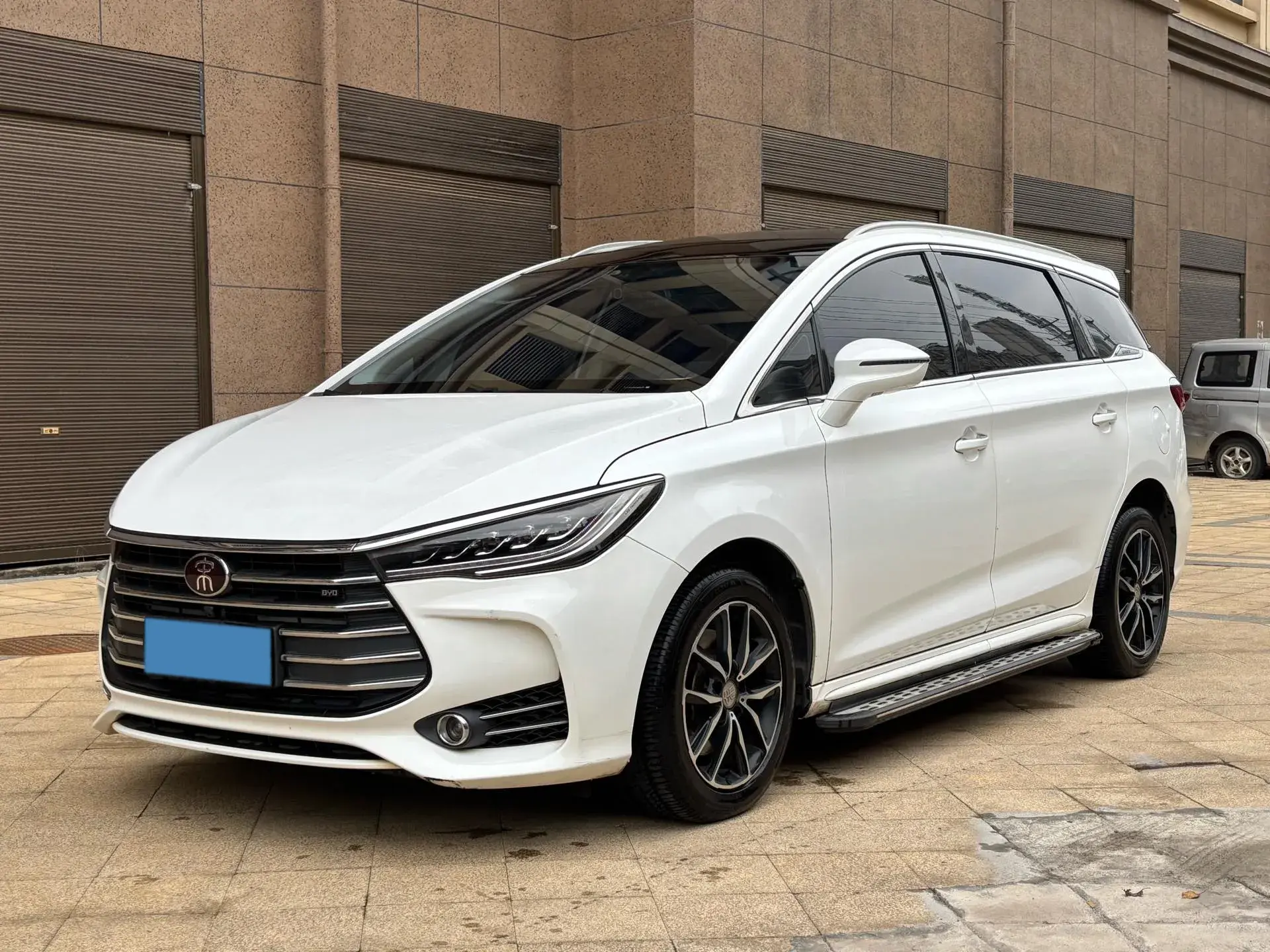 2017 BYD SONG view 1