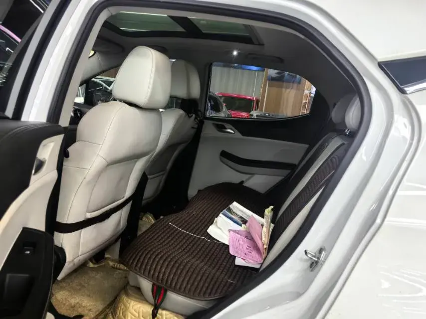 2021 BYD YUAN thumbnail 4