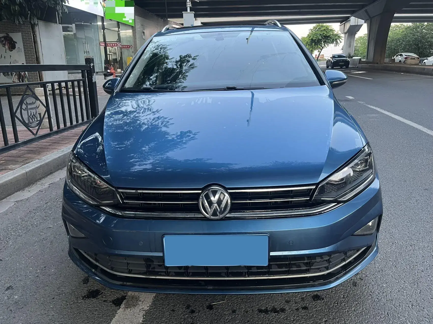 2019 VOLKSWAGEN GOLF thumbnail 3