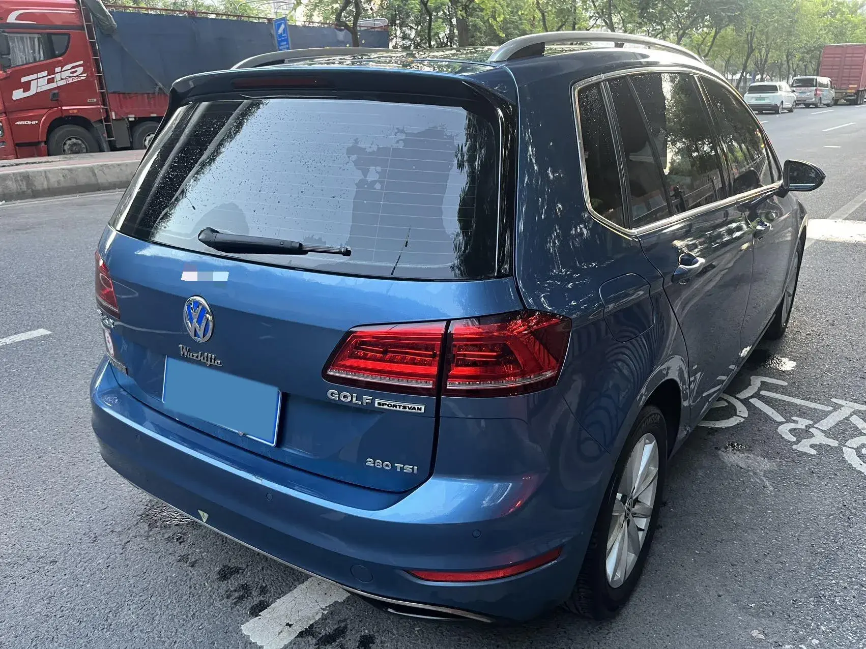 2019 VOLKSWAGEN GOLF thumbnail 4