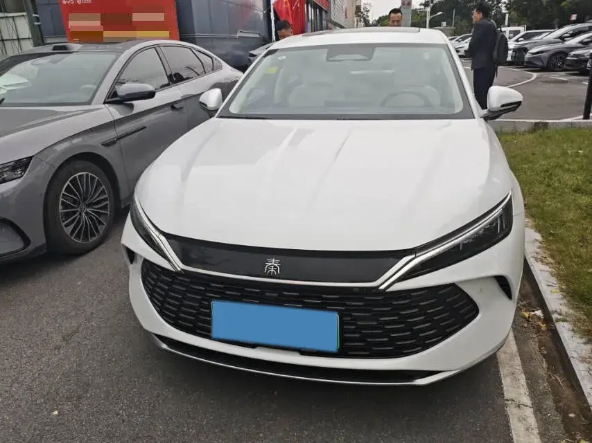 2025 BYD QINL thumbnail 2