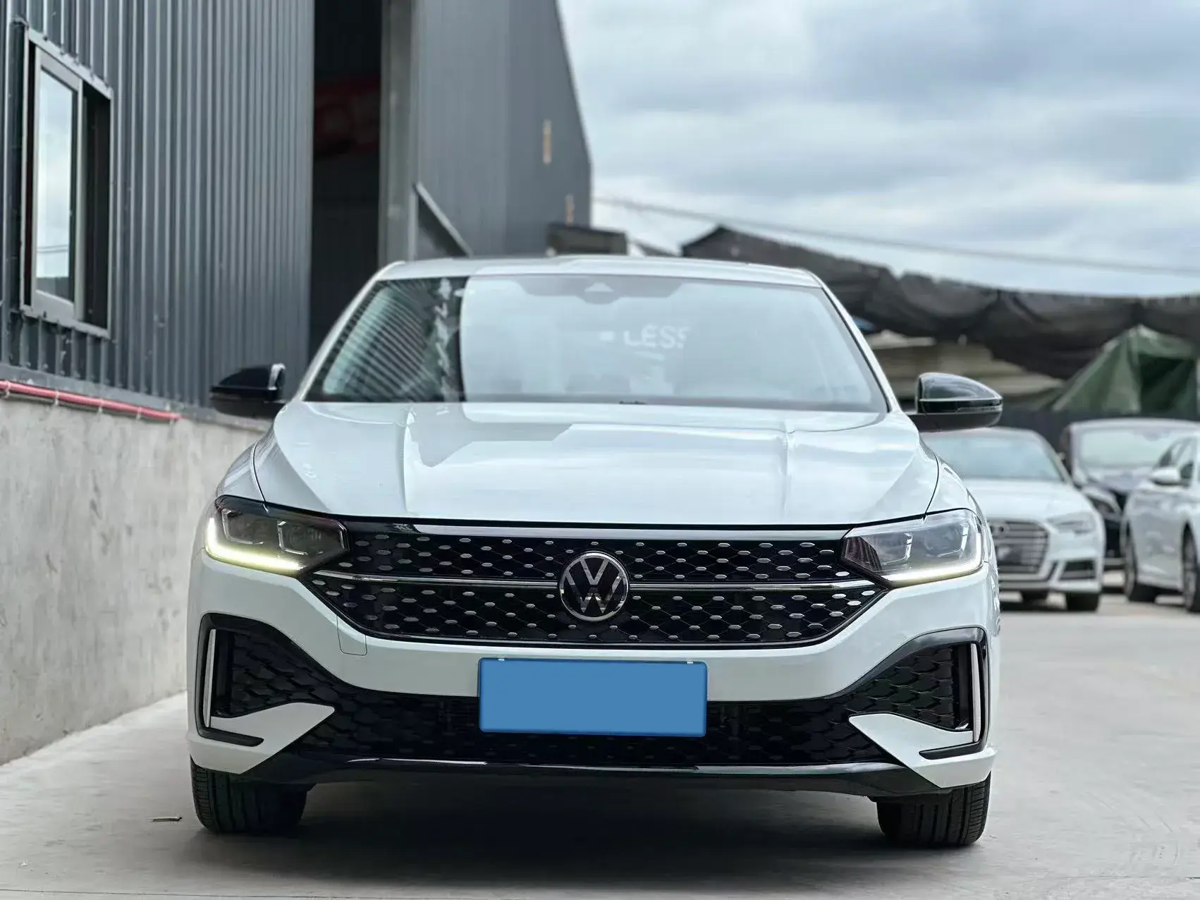 2023 VOLKSWAGEN LAVIDA thumbnail 2