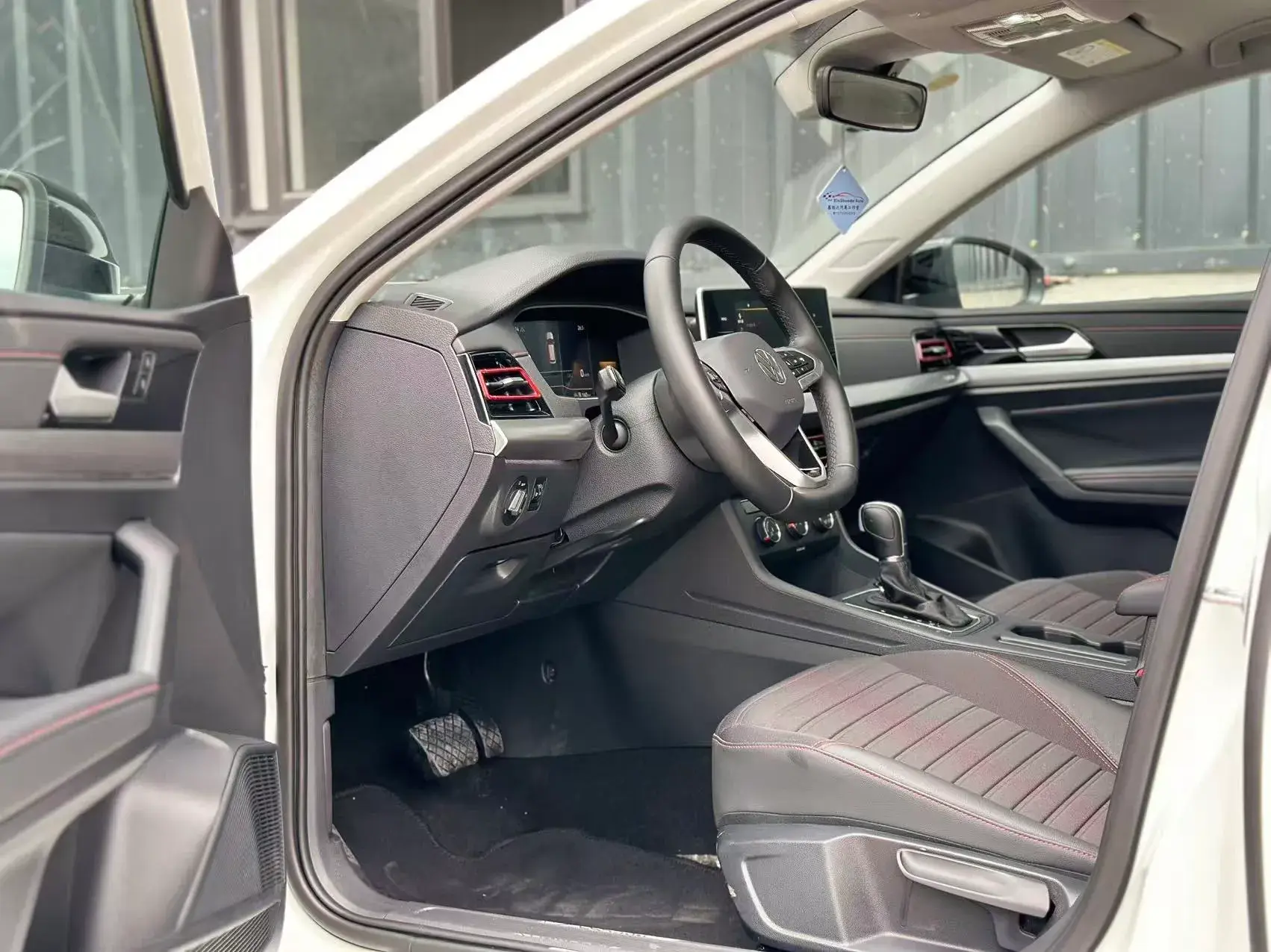 2023 VOLKSWAGEN LAVIDA thumbnail 4