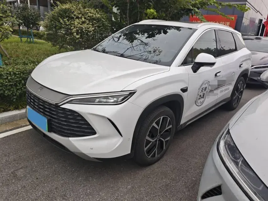 2025 BYD SONGL view 1