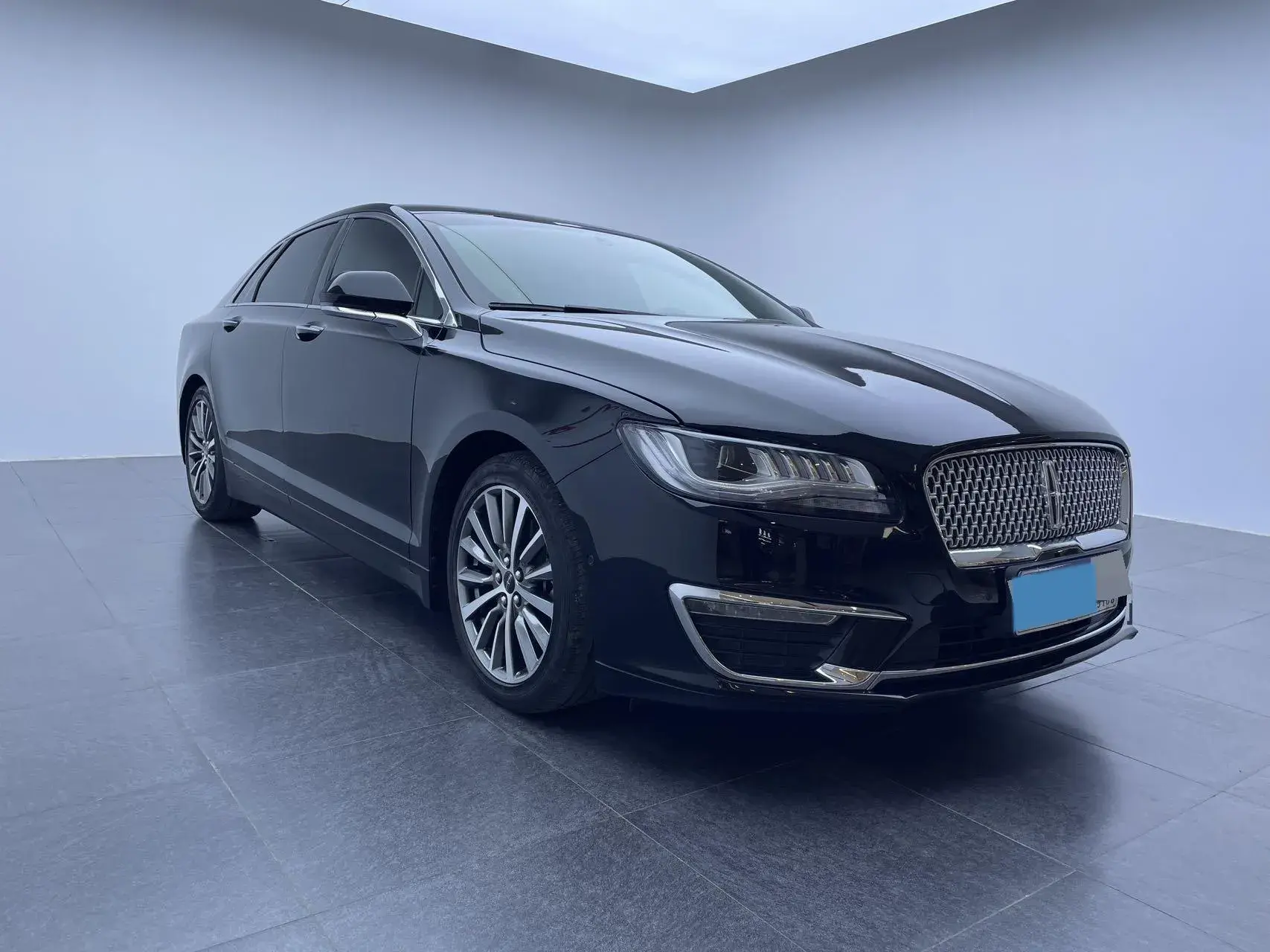 2019 LINCOLN MKZ thumbnail 3