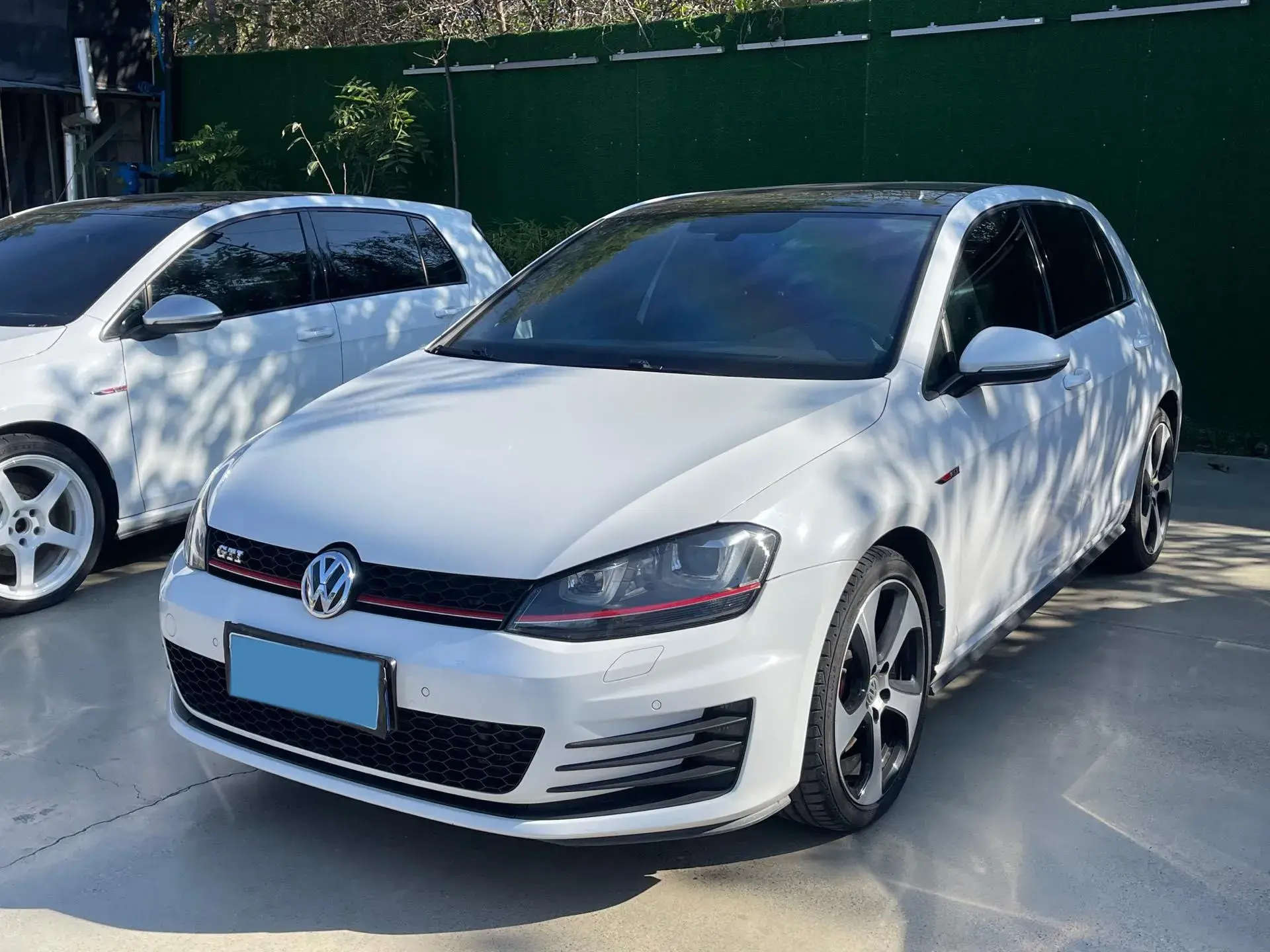 2016 VOLKSWAGEN GOLFGTI view 1
