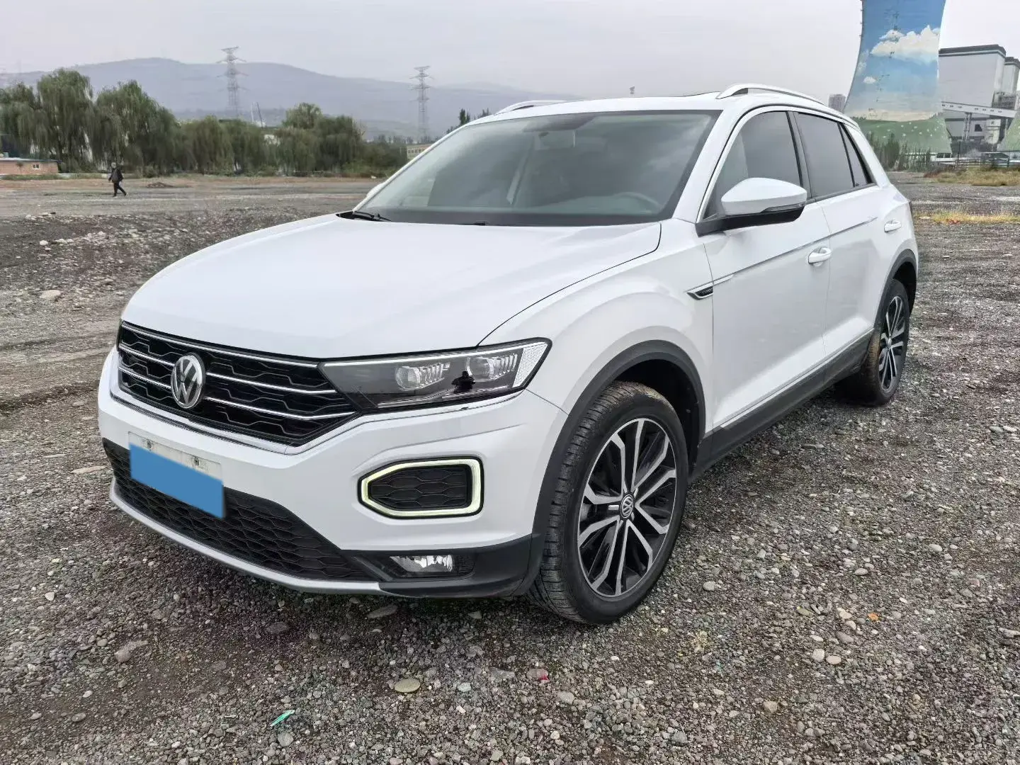 2019 VOLKSWAGEN T-ROC view 1