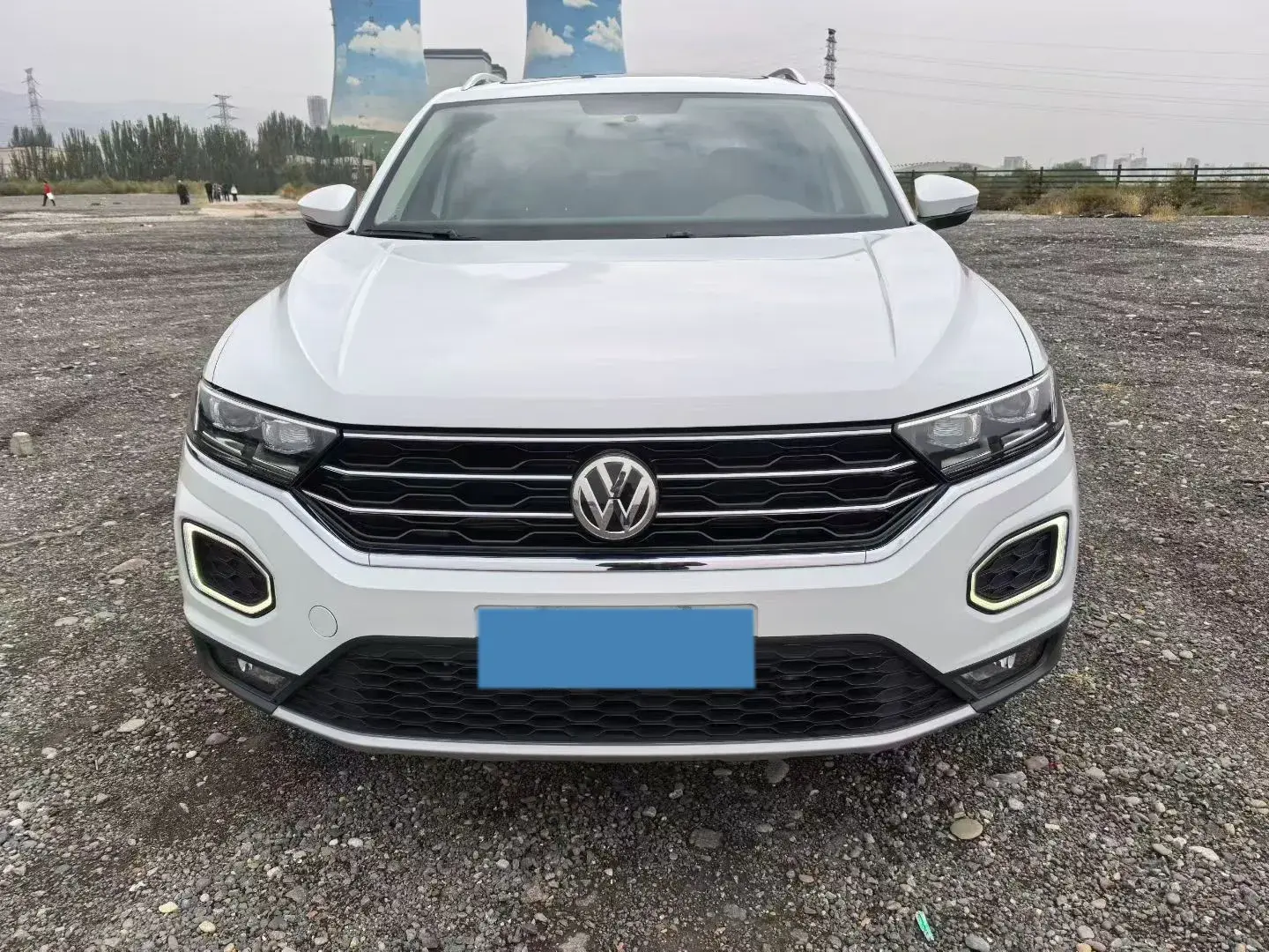 2019 VOLKSWAGEN T-ROC thumbnail 2