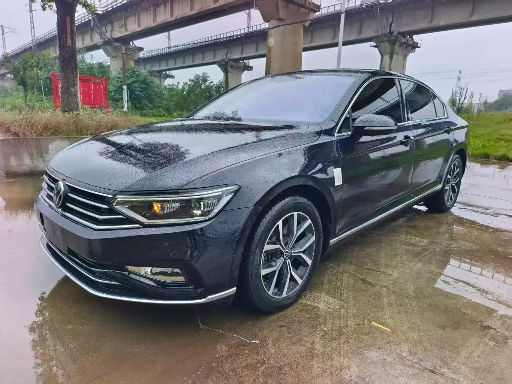 2020 VOLKSWAGEN MAGOTAN view 1