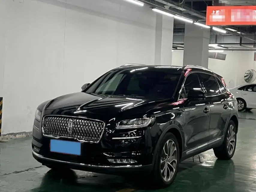 2021 LINCOLN NAUTILUS view 1