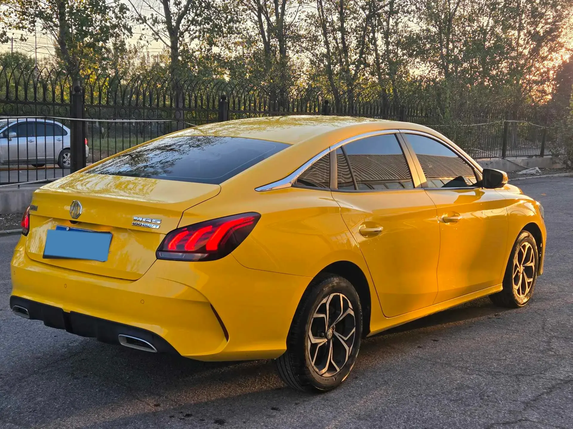 2021 MG 5 thumbnail 4