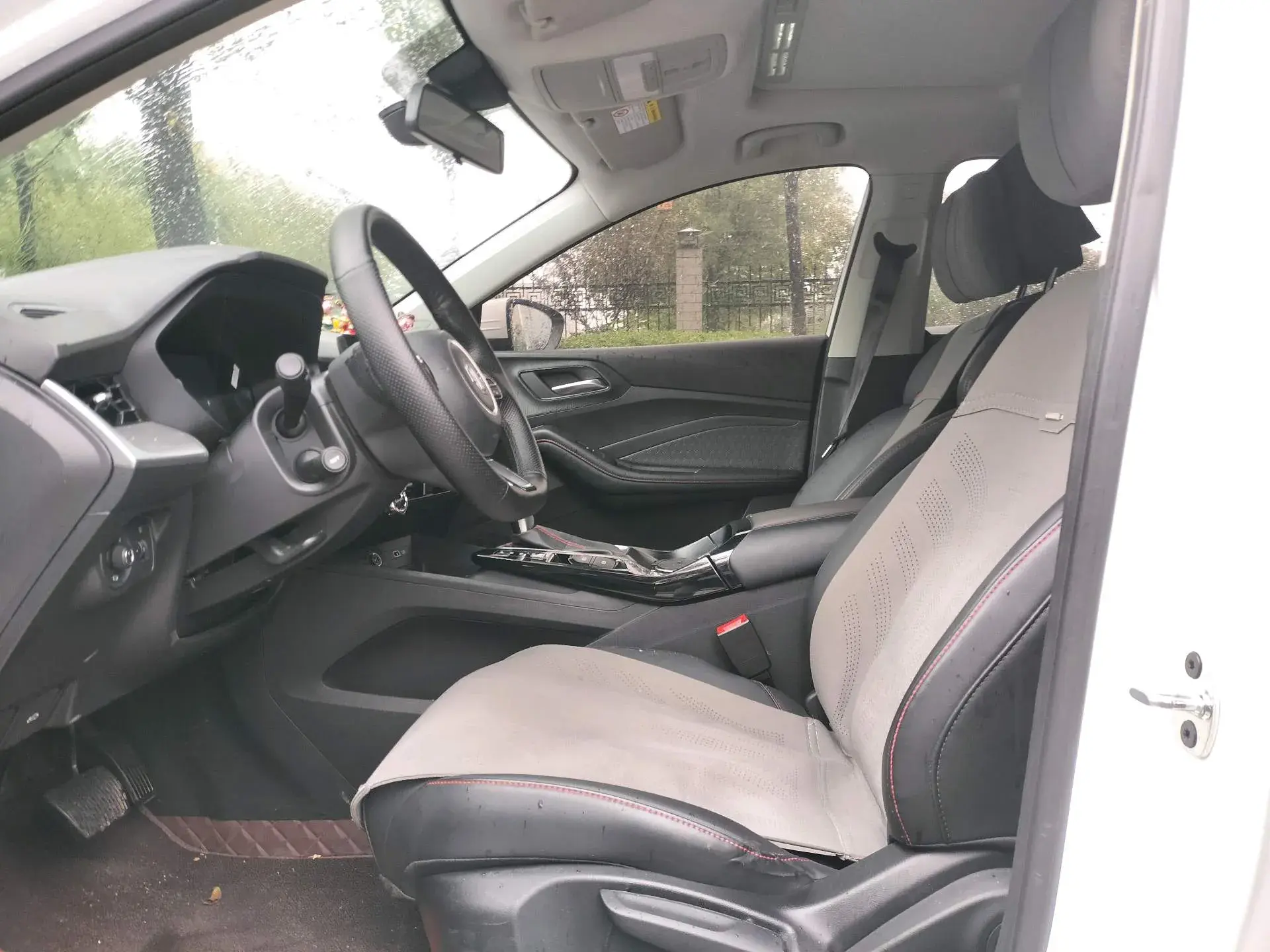 2023 MG 5 thumbnail 4