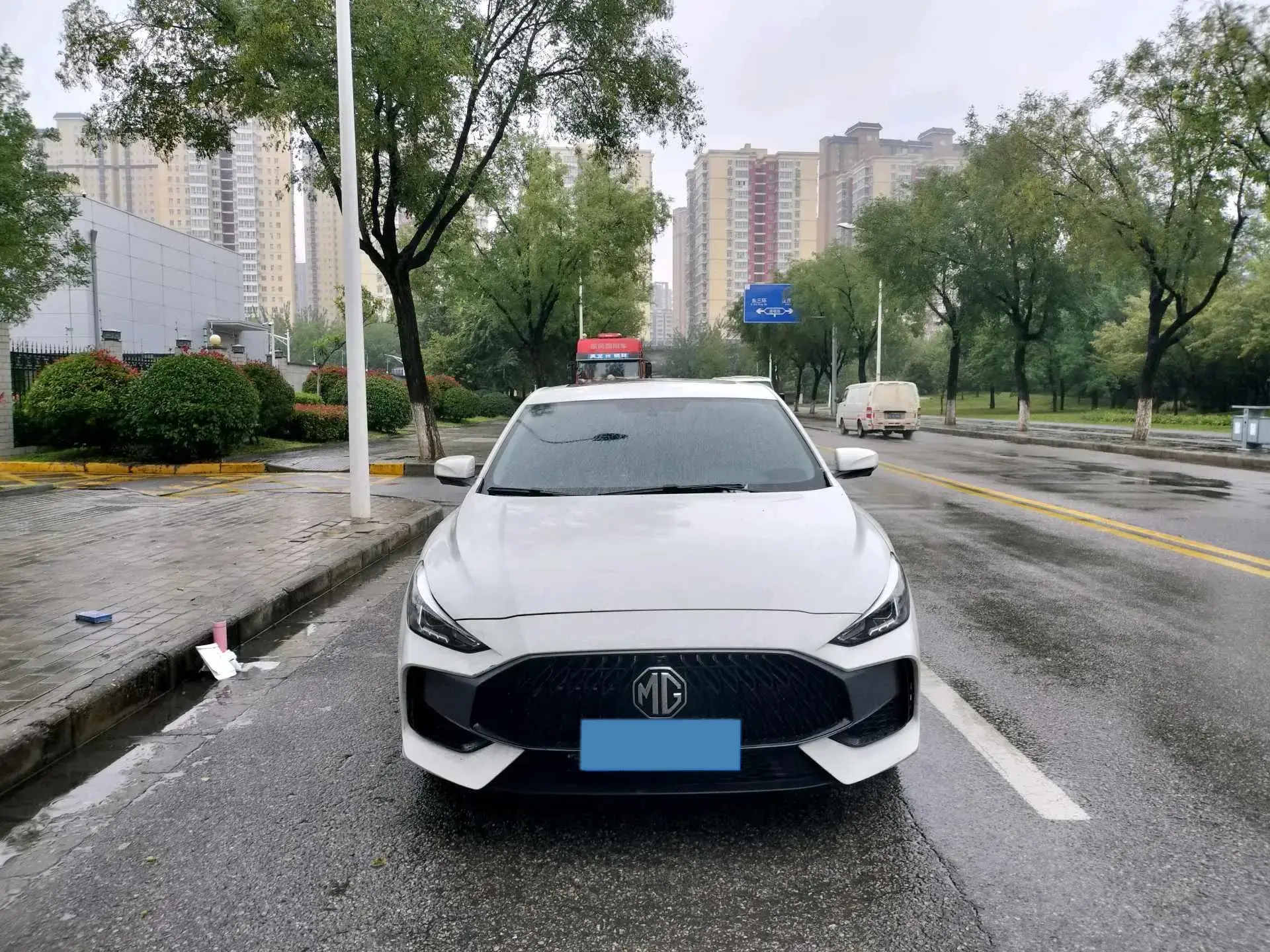 2023 MG 5 thumbnail 2