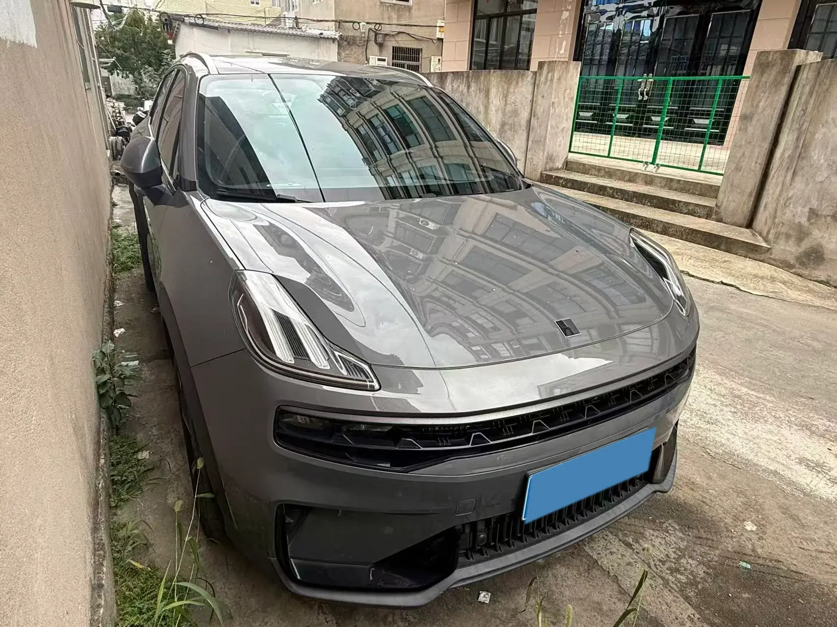 2023 LYNK&CO 06 thumbnail 3