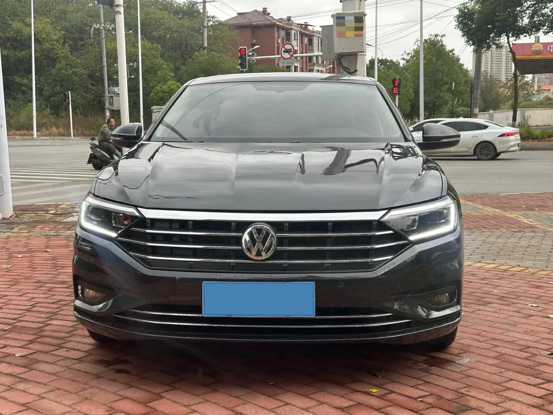 2020 VOLKSWAGEN SAGITAR thumbnail 2