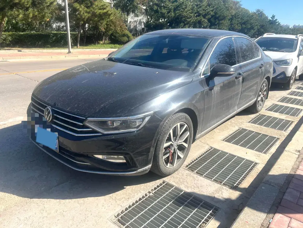2020 VOLKSWAGEN MAGOTAN view 1