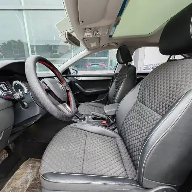 2019 SKODA OCTAVIA thumbnail 3