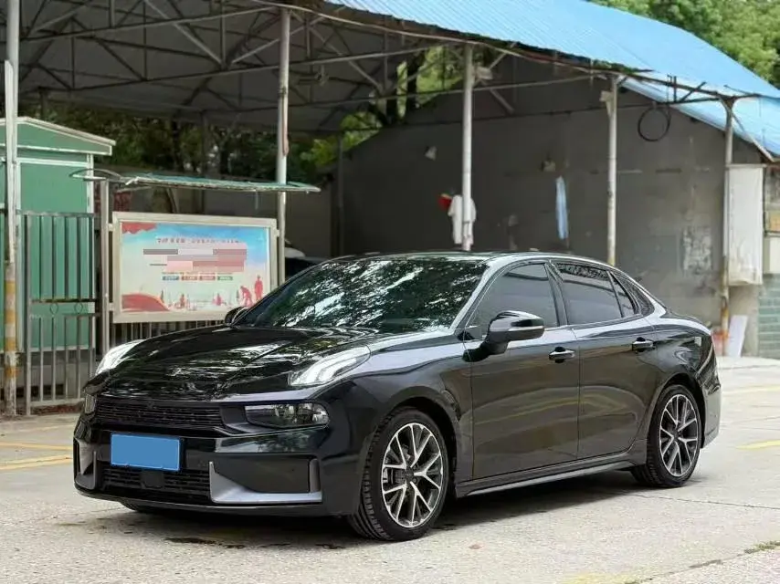 2022 LYNK&CO 03 view 1