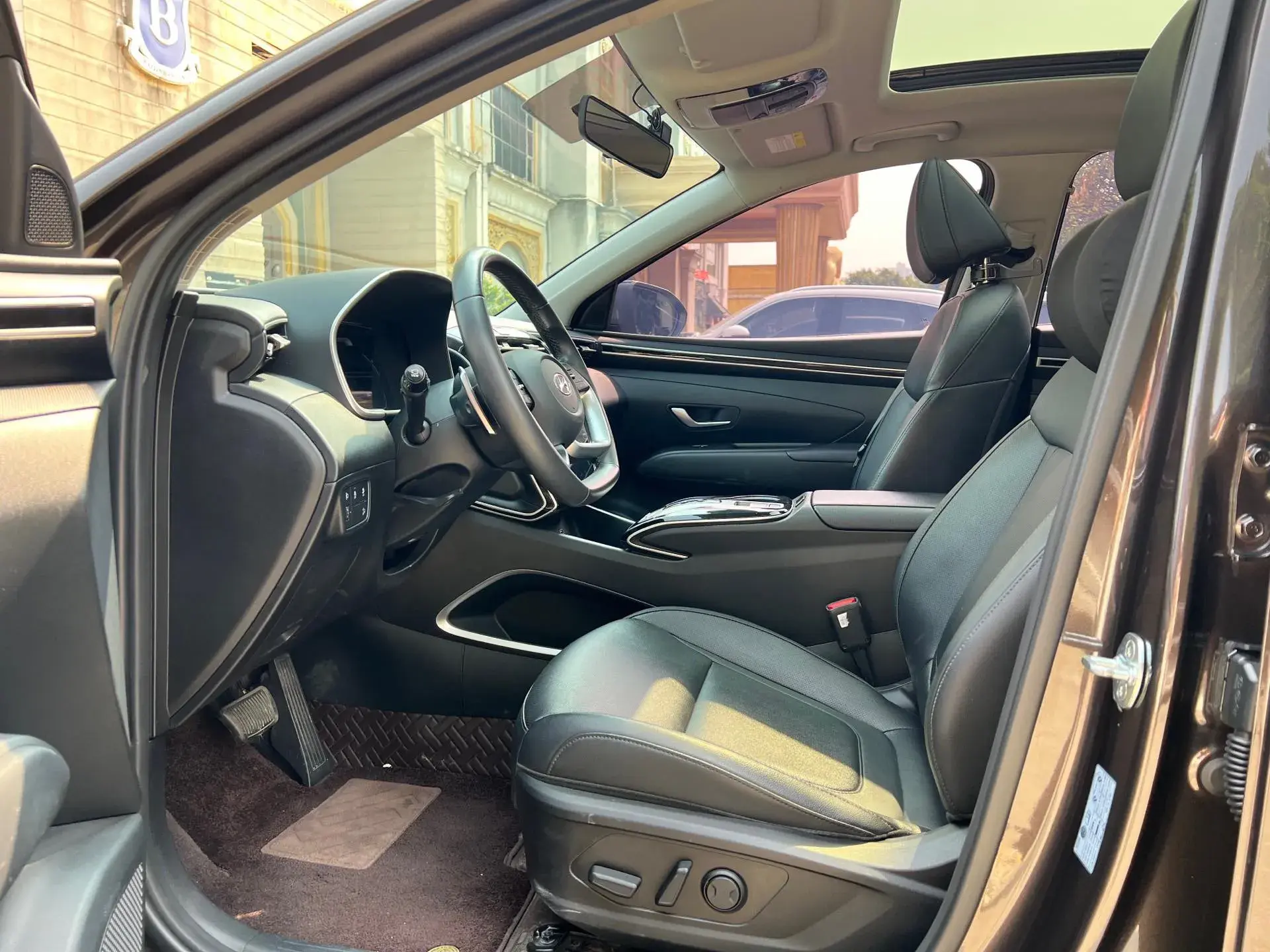 2021 HYUNDAI TUCSON thumbnail 2