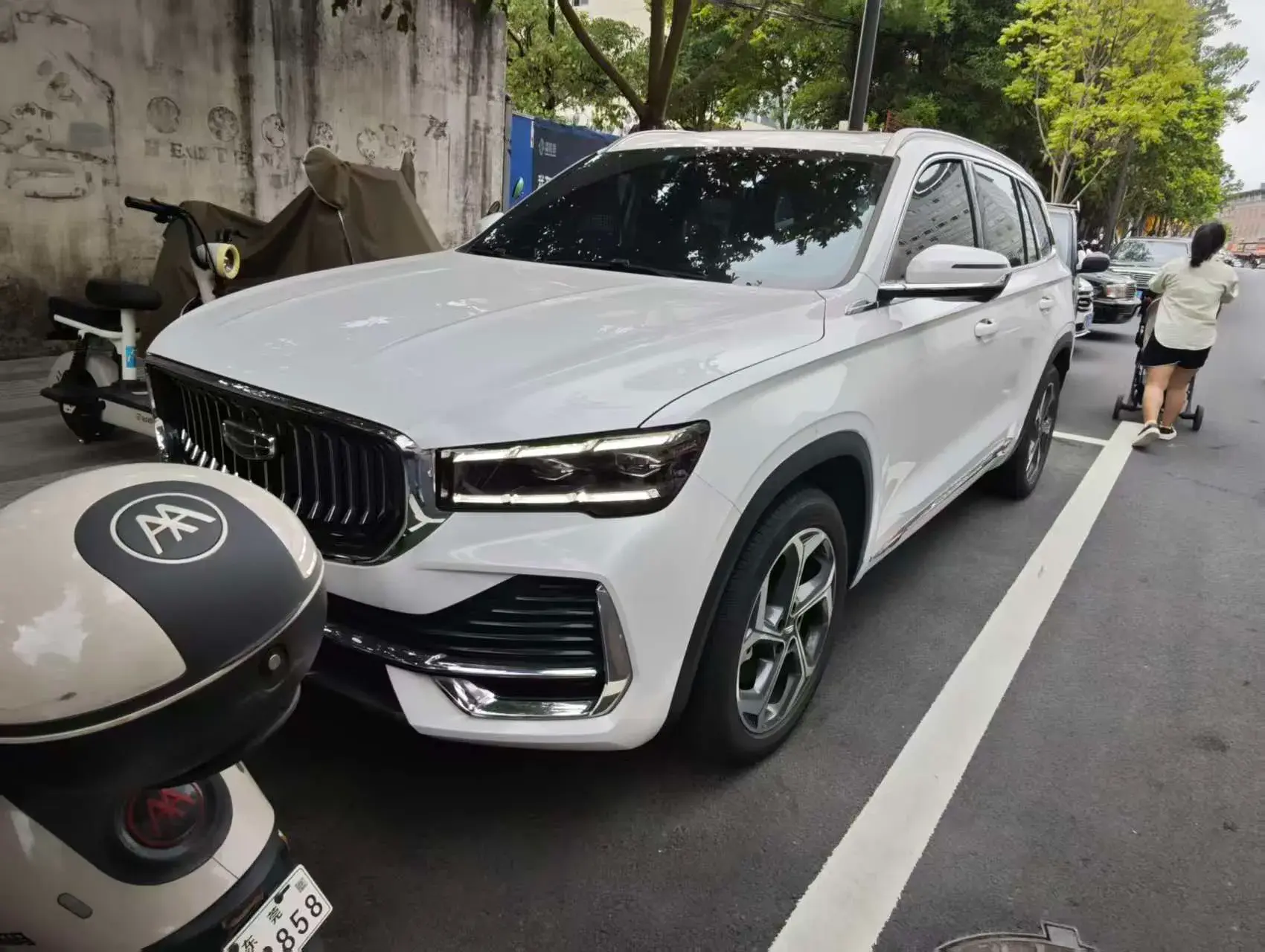 2024 GEELY MONJARO view 1