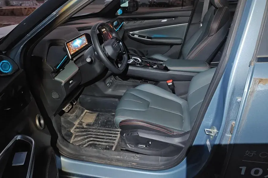 2023 GEELY AZKARRA thumbnail 4