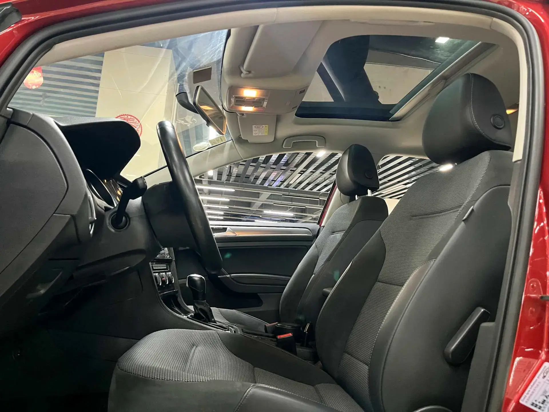 2018 VOLKSWAGEN GOLF thumbnail 4