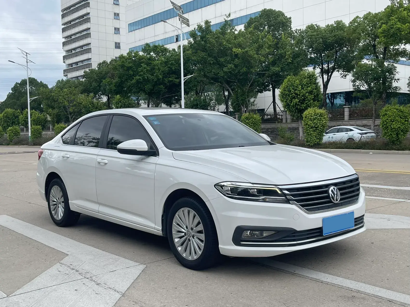 2019 VOLKSWAGEN LAVIDA thumbnail 3