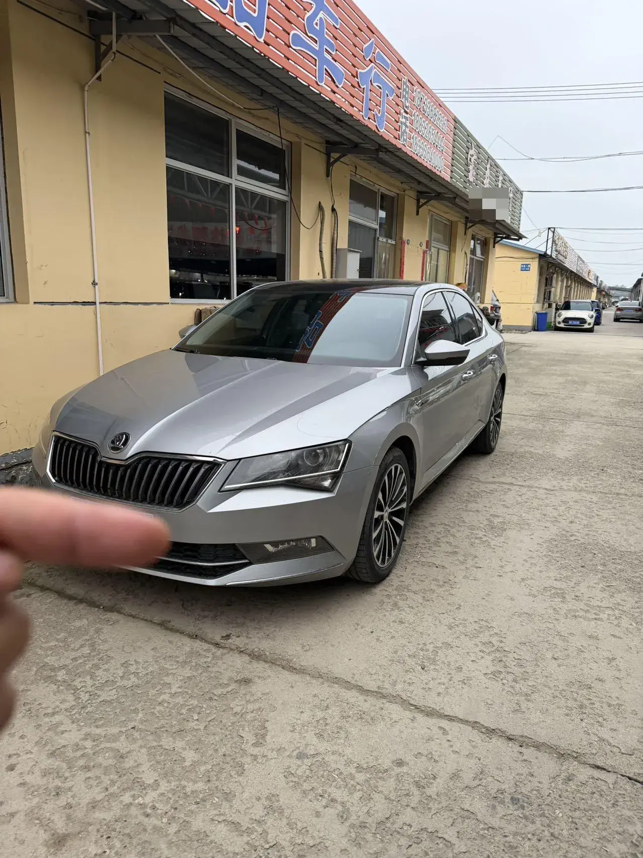 2018 SKODA SUPERB view 1