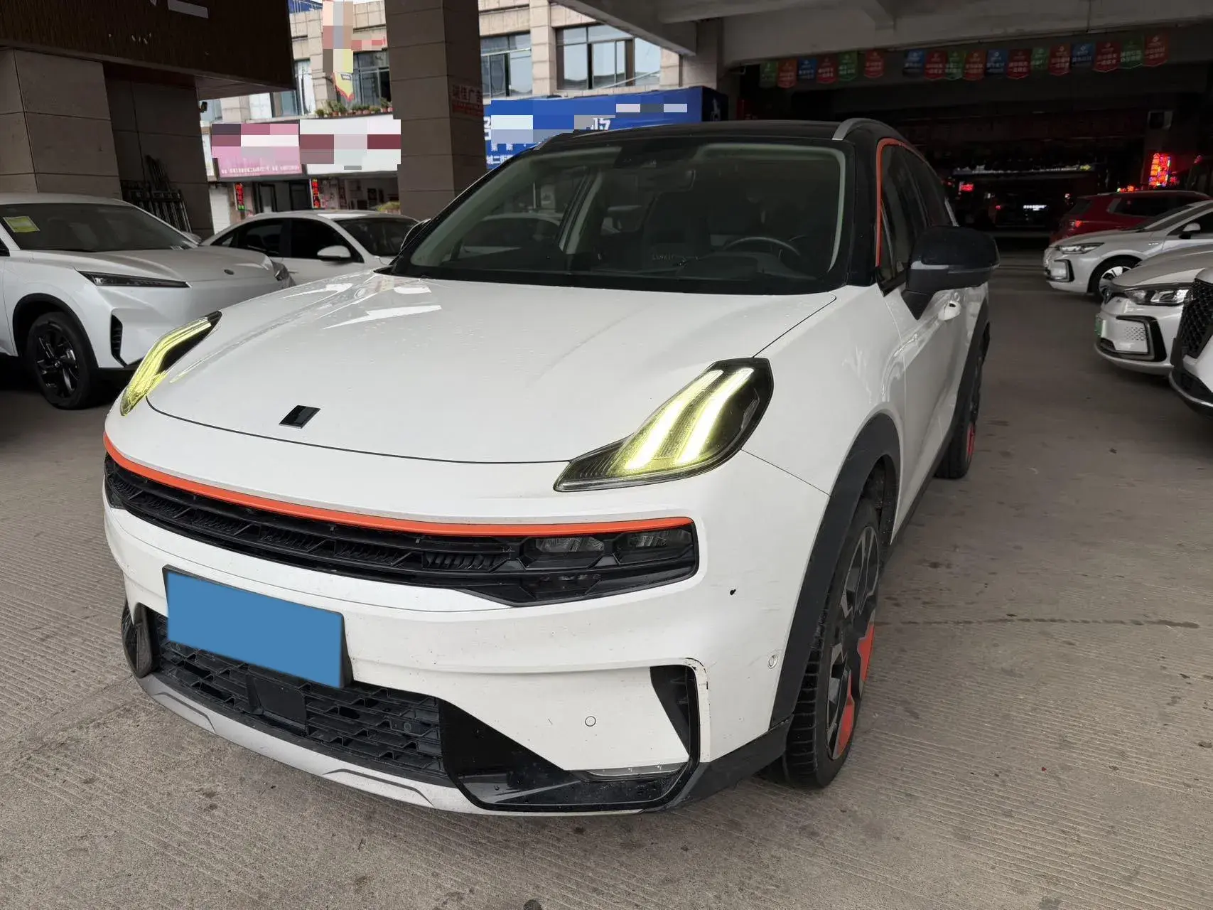 2020 LYNK&CO 06 view 1