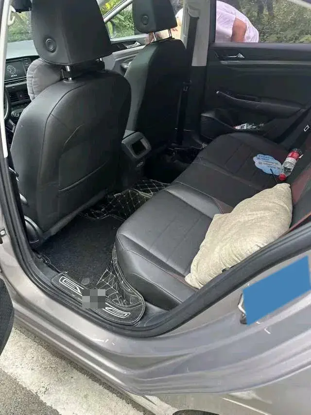 2018 VOLKSWAGEN BORA thumbnail 4