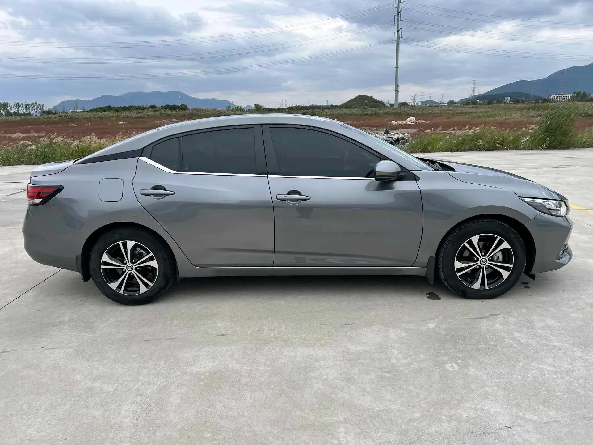 2021 NISSAN SYLPHY thumbnail 3