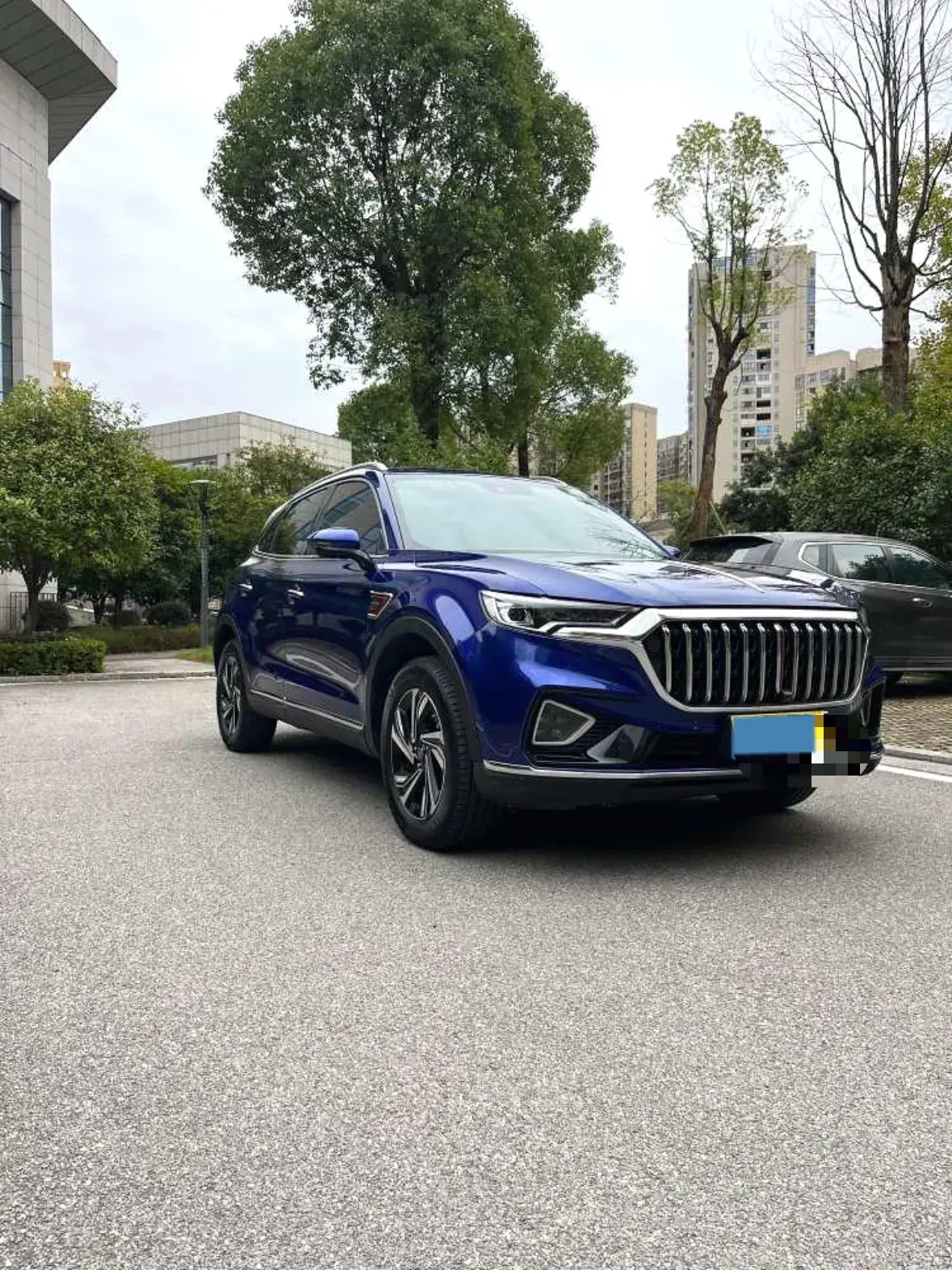 2022 HONGQI HS5 thumbnail 2