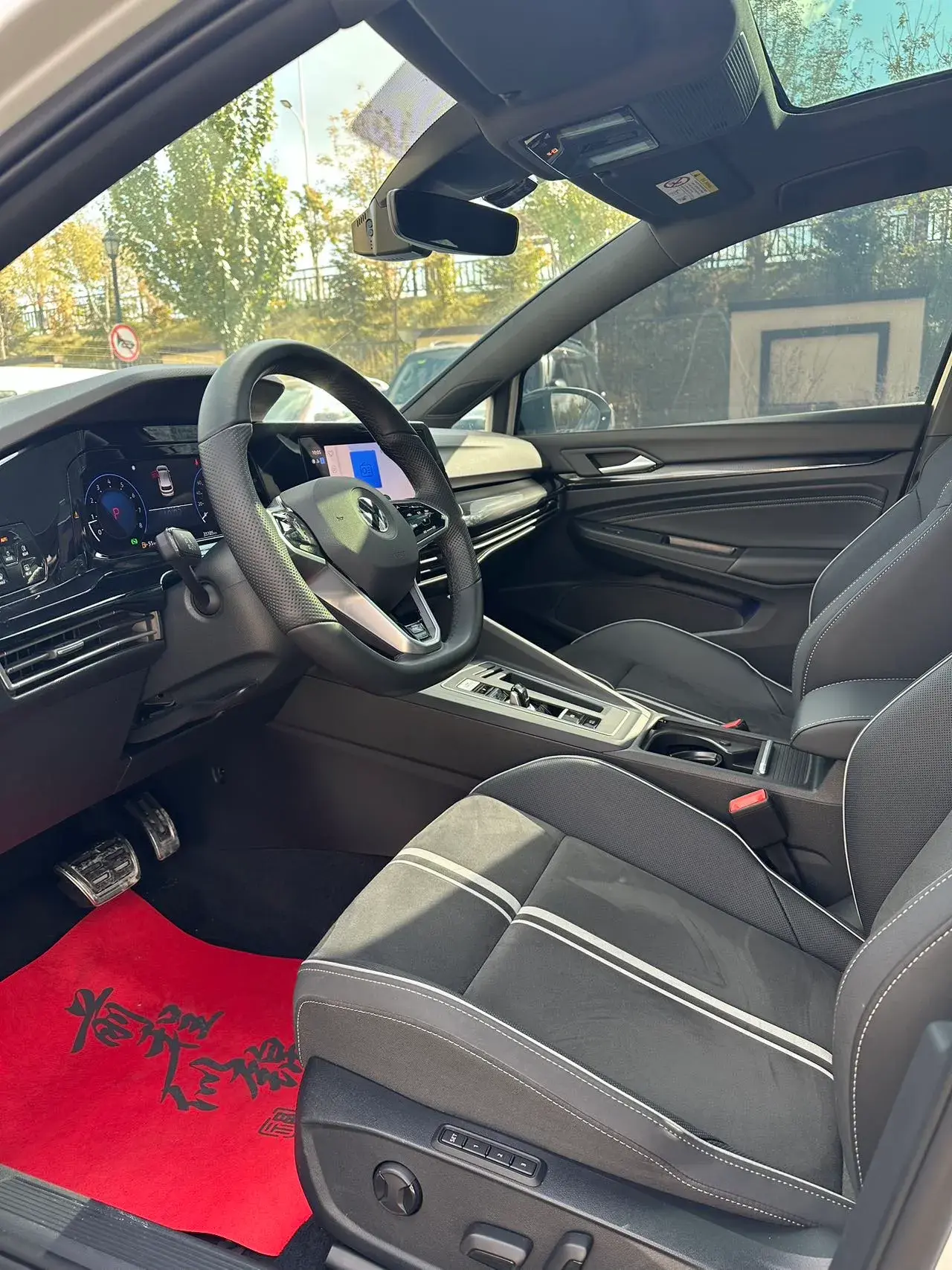 2021 VOLKSWAGEN GOLF thumbnail 4