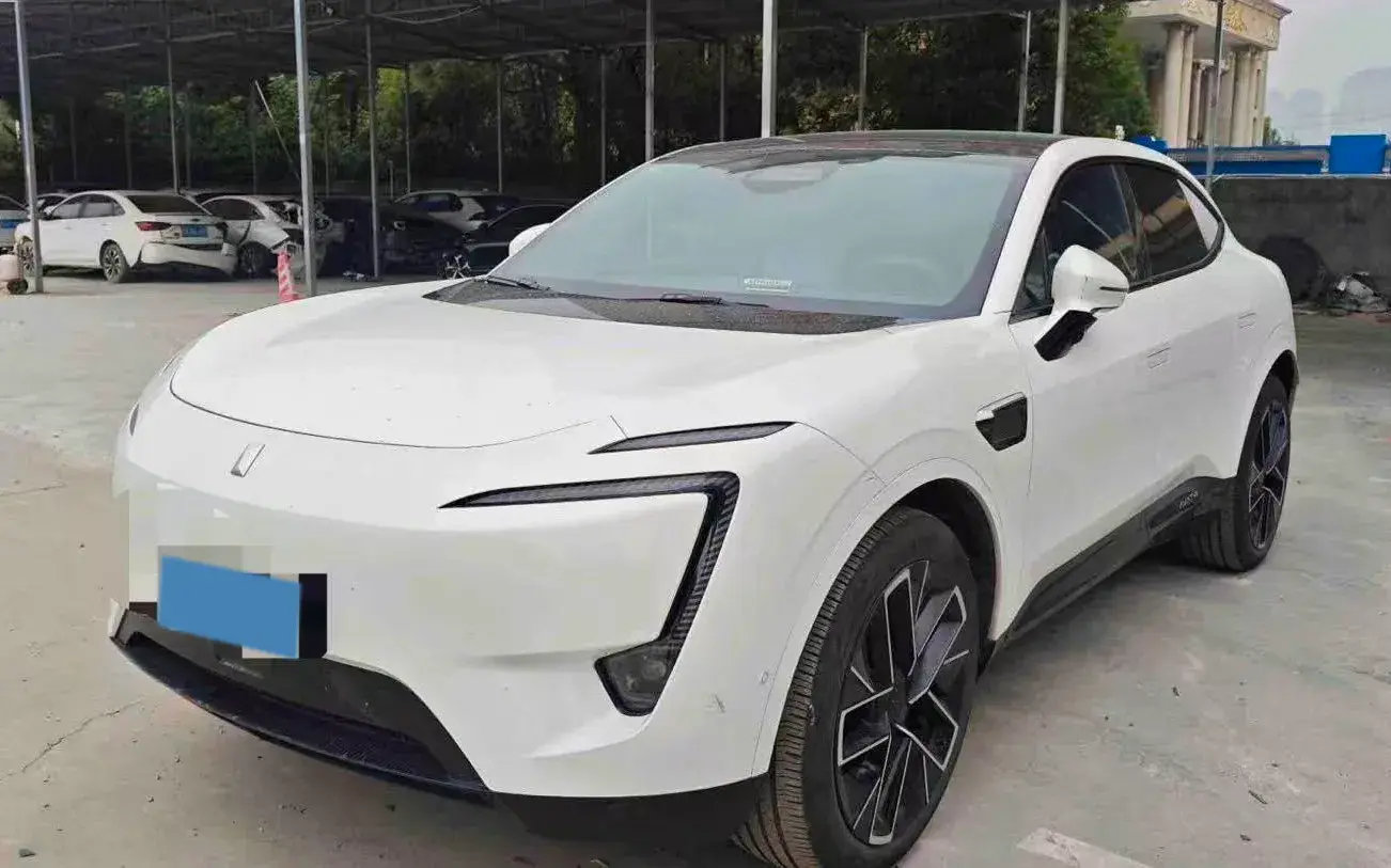 2023 AVATR 11 view 1