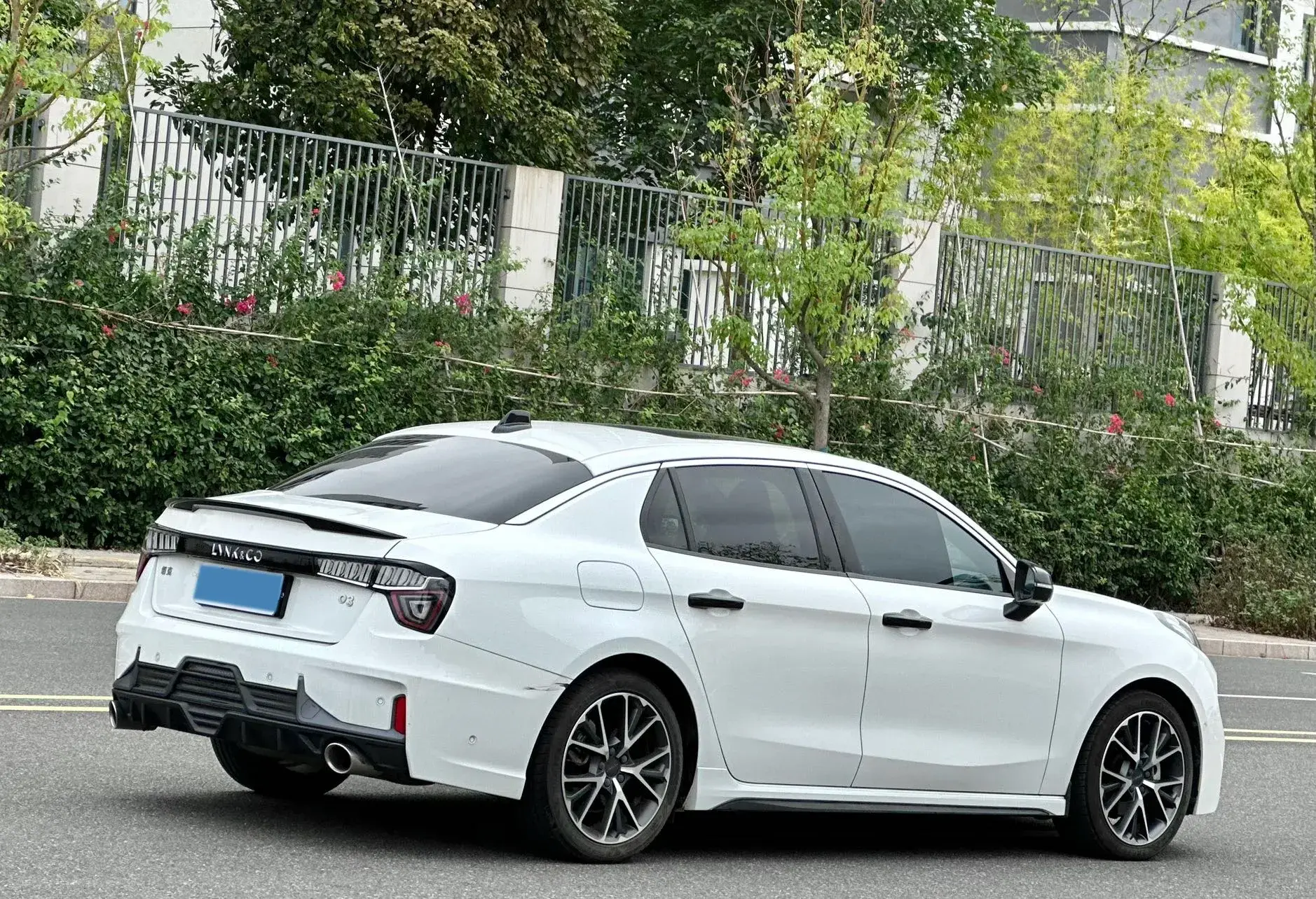 2022 LYNK&CO 03 thumbnail 4