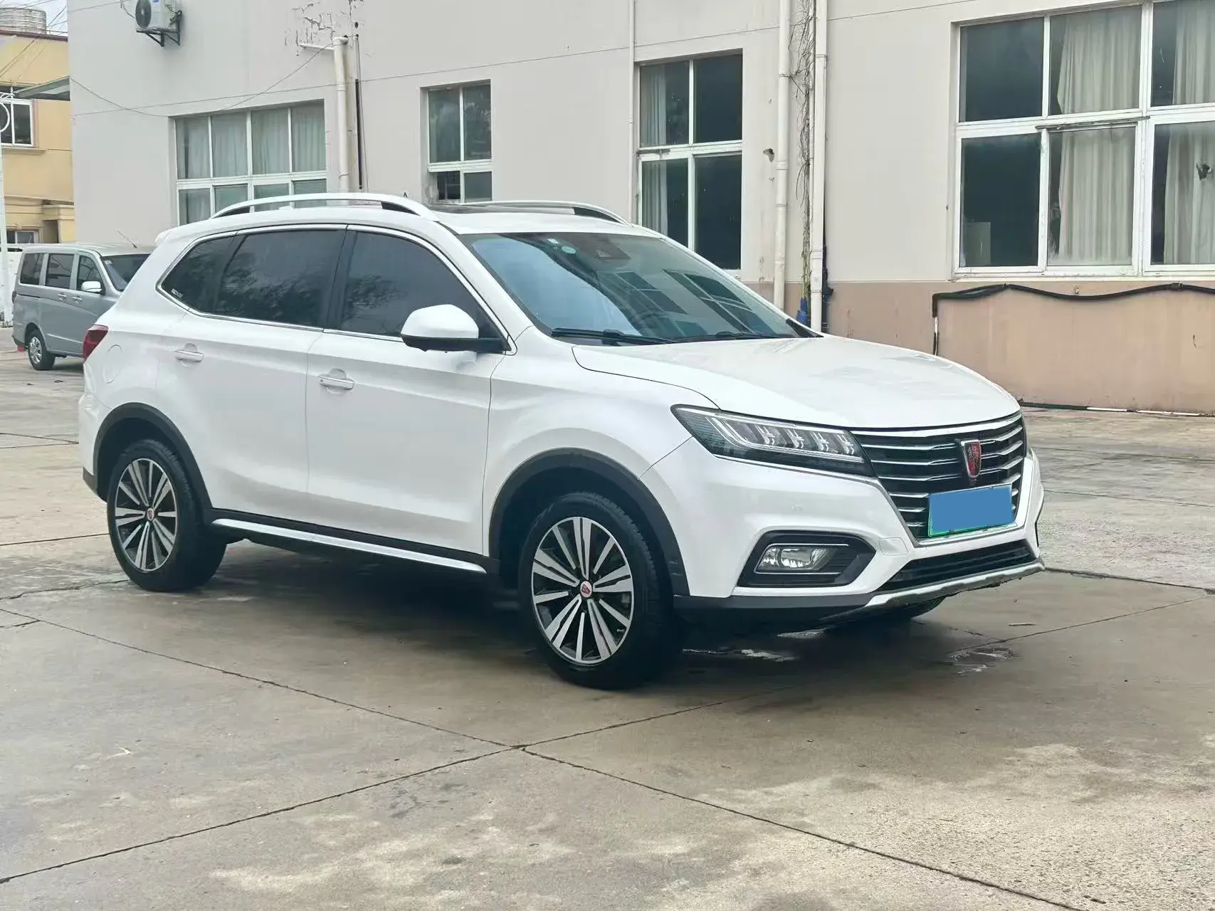2017 ROEWE RX5 thumbnail 3