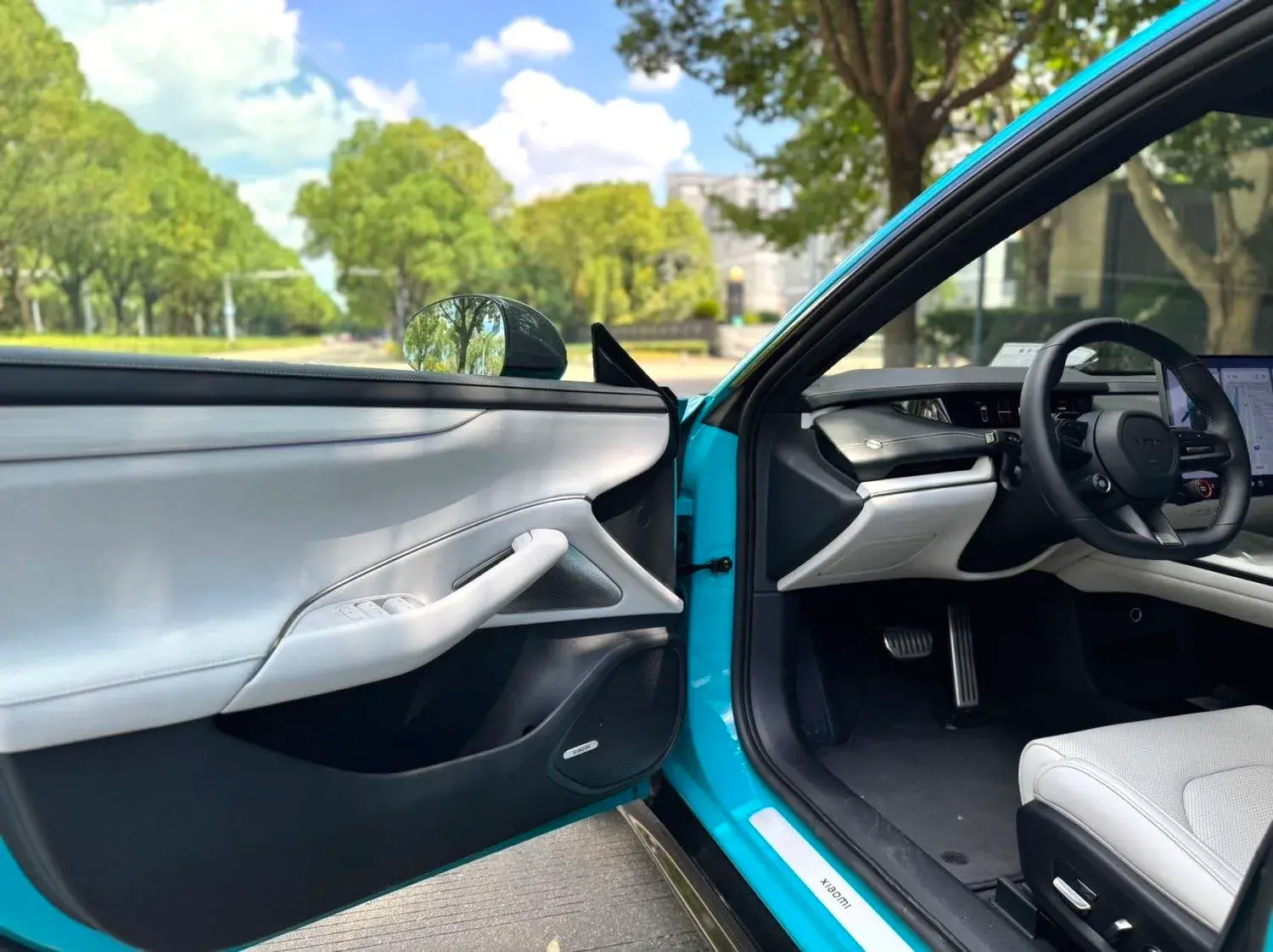 2024 MI SU7 thumbnail 4