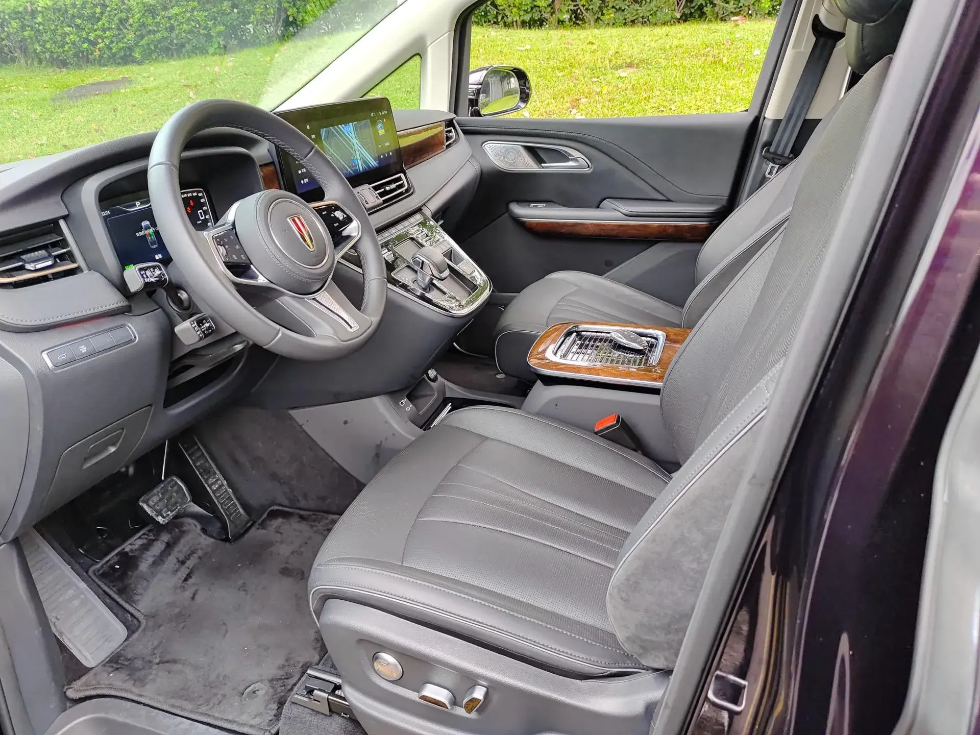 2023 HONGQI HQ9 thumbnail 2